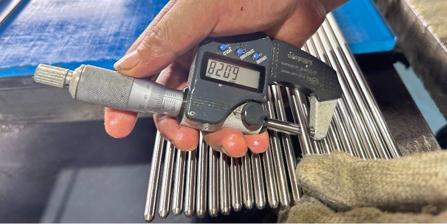 11SMnPb30和1215鋼材對比：哪個更適合批量加工？